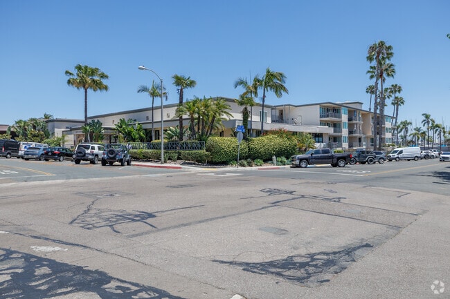 1021 Scott St - Yacht Club Condominiums