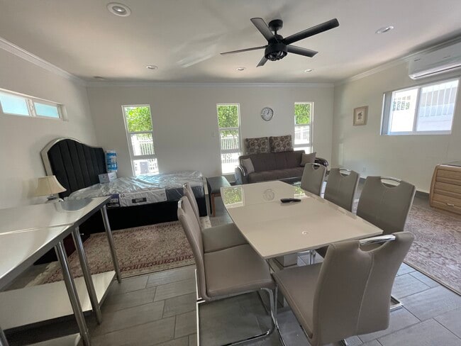 Photo - 20227 Leadwell St