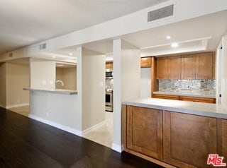 Photo - 10660 Wilshire Blvd