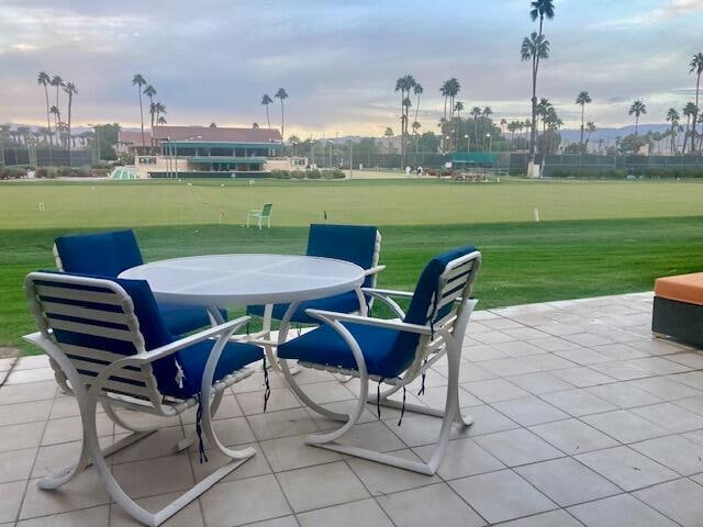 Photo - 118 Racquet Club Dr S