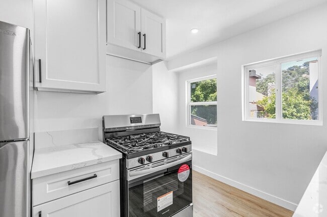 Building Photo - 4021 Griffin Ave Unit 4031 Rental