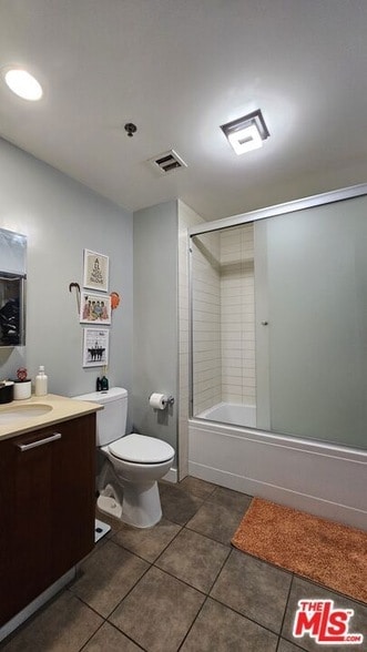 Photo - 645 W 9th St