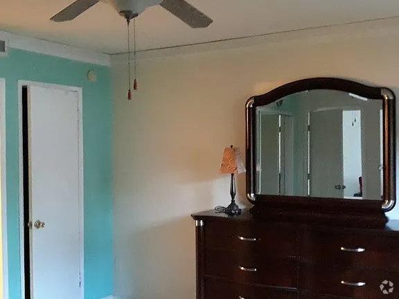 Building Photo - 916 S Calmgrove Ave Rental