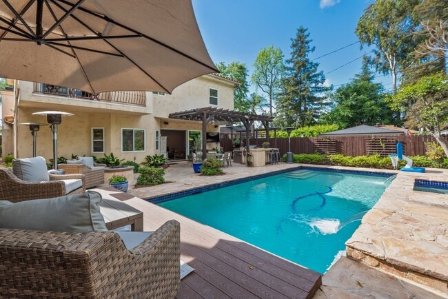 Photo - 4724 Noble Ave