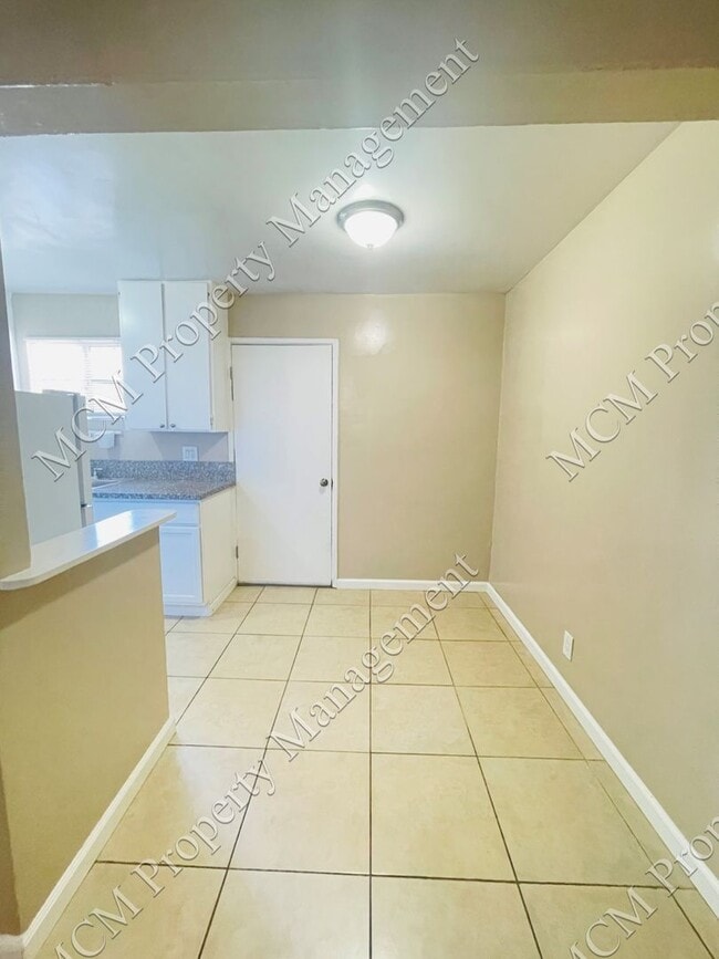 Photo - 489-6621 Whitsett Ave Unit 6621