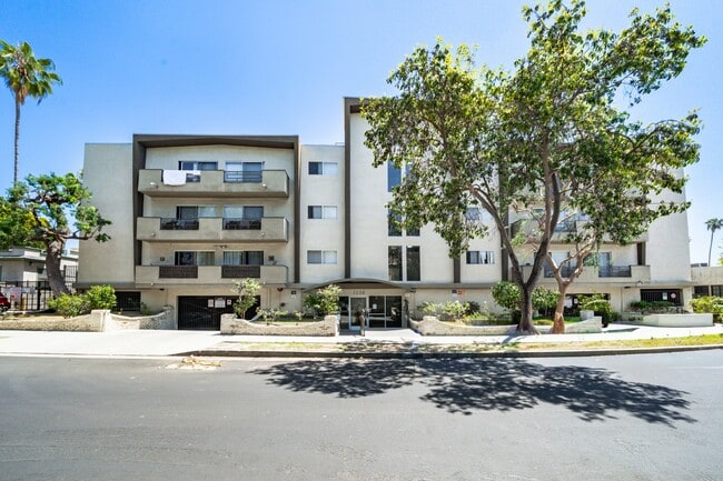 Building Photo - Serrano Apartments