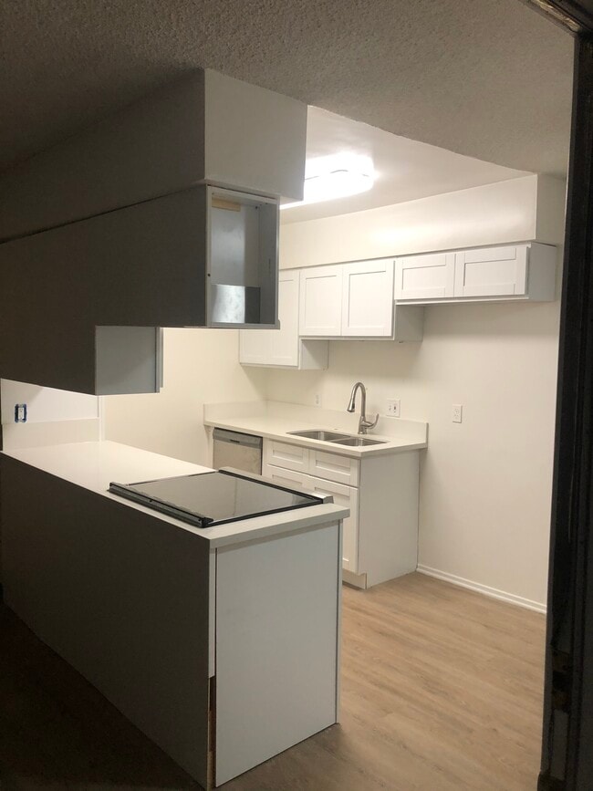 Building Photo - 3564 Del Amo Blvd Unit D