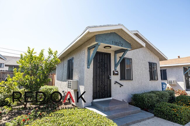 Photo - 1182 E 52nd St Unit 1182.5