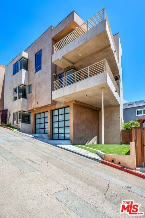 Photo - 308 Gull St