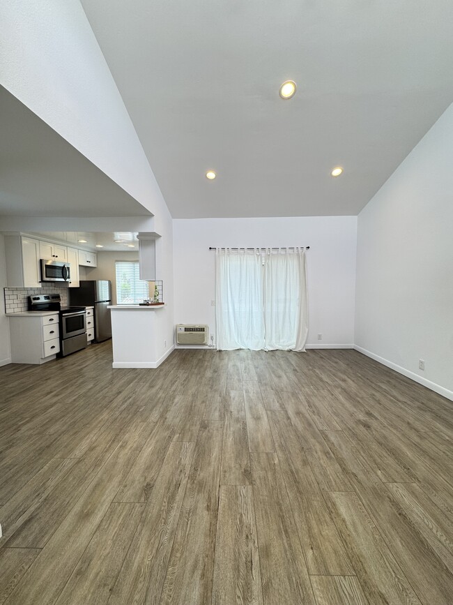 Building Photo - 4659 Texas St Unit Mission Villas #7