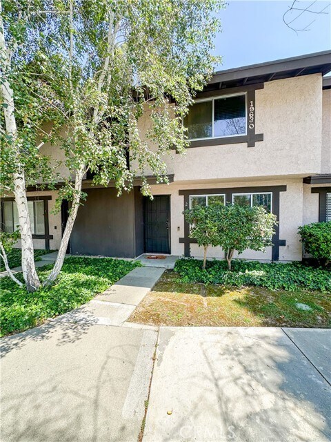 Photo - 19630 Saticoy St Condo Unit 2