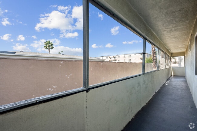 3BR, 2BA - 1850SF - Balcony - Jaclyn Terrace Apartments