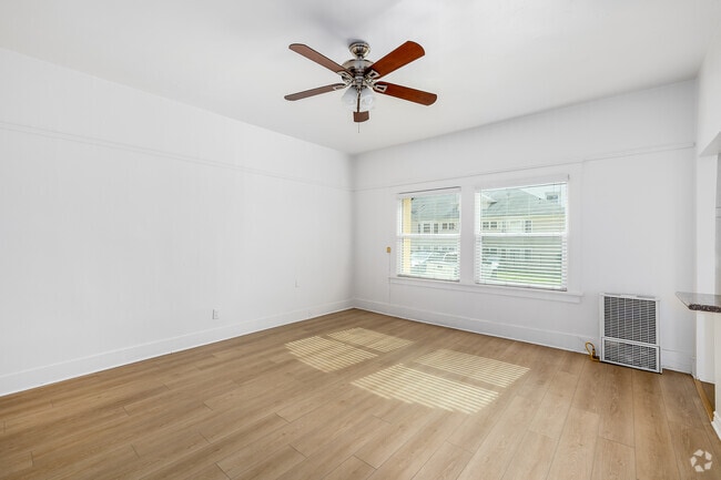 Studio - 385SF - Living Room - 463 South Hartford Ave.