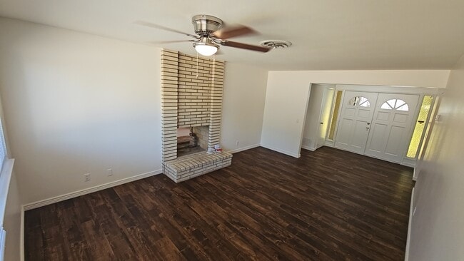 Photo - 44836 Lorimer Ave