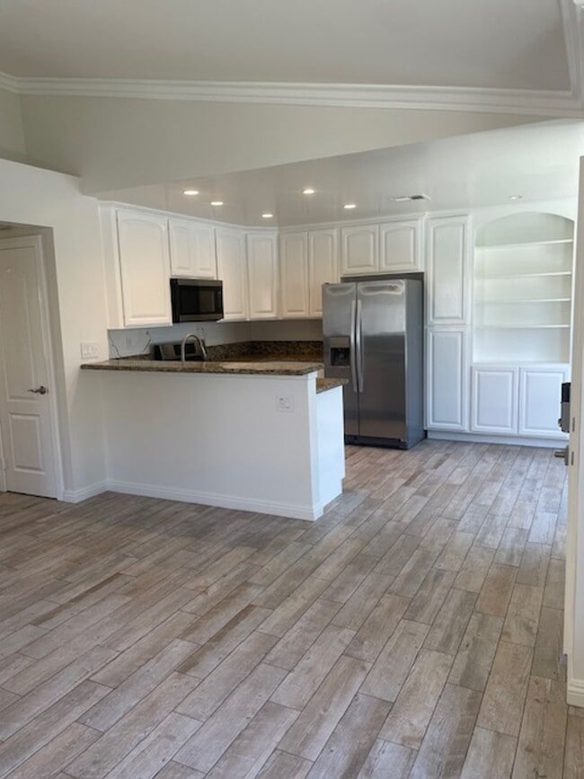 Building Photo - 40880 Whirling Wind Dr