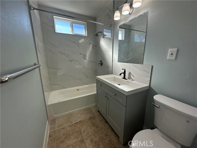 Photo - 6052 Fishburn Ave