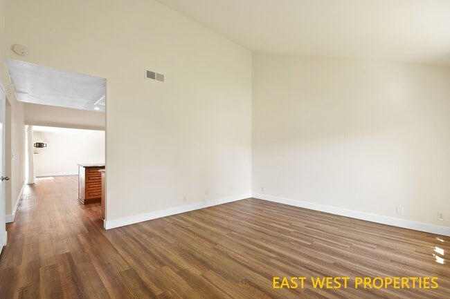 Photo - 5012 Greencap Ave