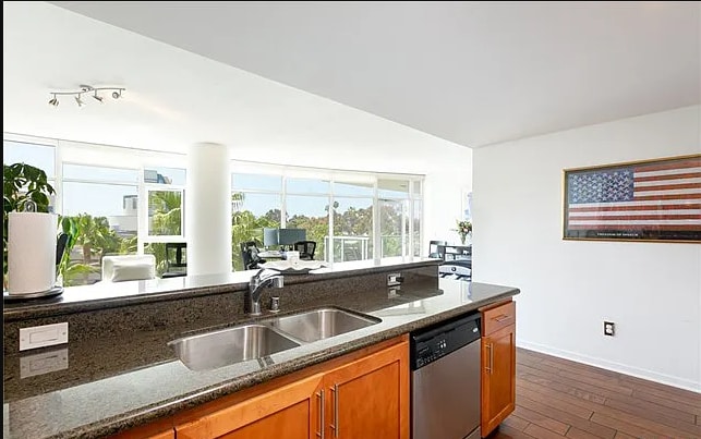 Building Photo - 411 W Seaside Way Unit 204