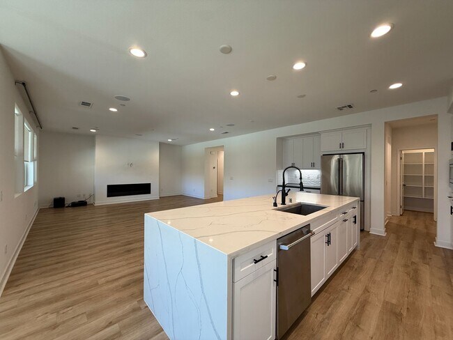Photo - 39338 Stirrup Ct