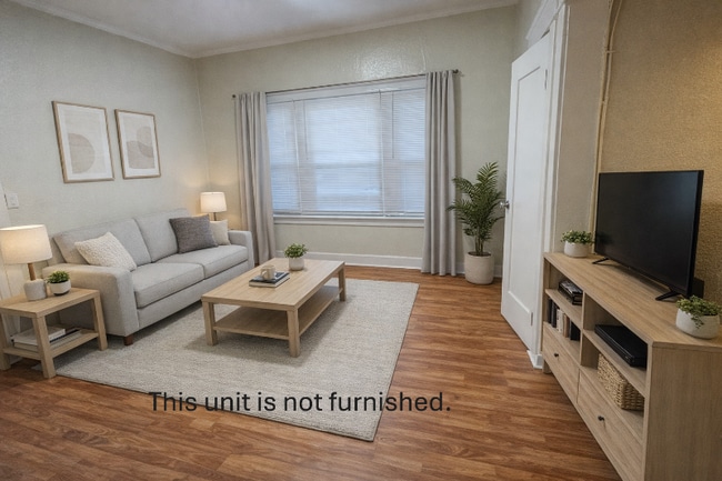 Building Photo - 1026 Ingraham St