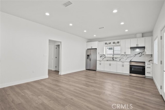 Photo - 8443 Colbath Ave