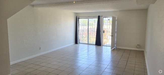 Building Photo - 25180 W 5th St Rental