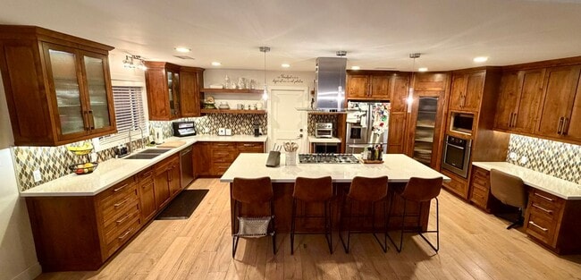 Photo - 17712 Collins Cir