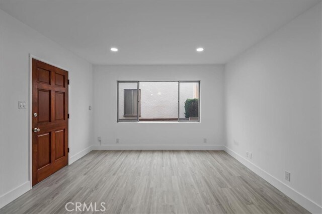 Photo - 853 W 23rd St