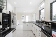 Photo - 239 S Mansfield Ave Townhome