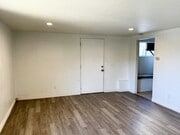 Photo - 9423 Eucalyptus St
