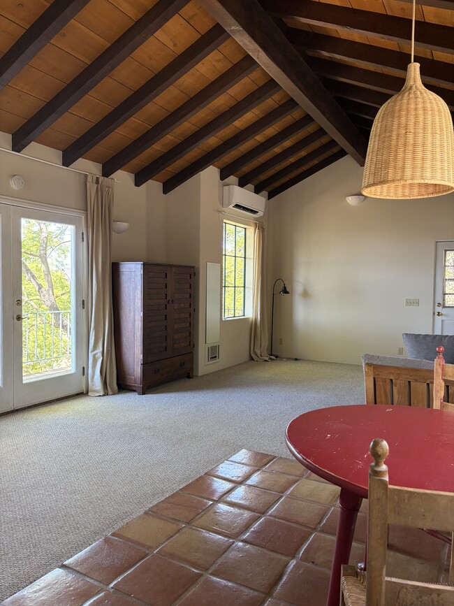 Living Space - 1431 Penny Rd Unit StudioA