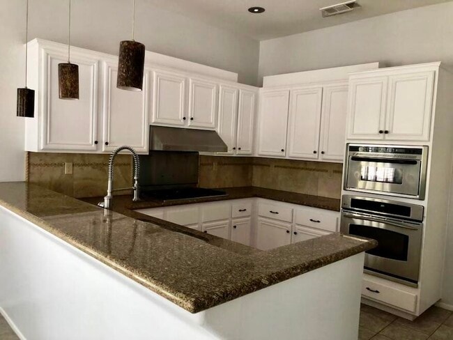 Photo - 78825 Zenith Way