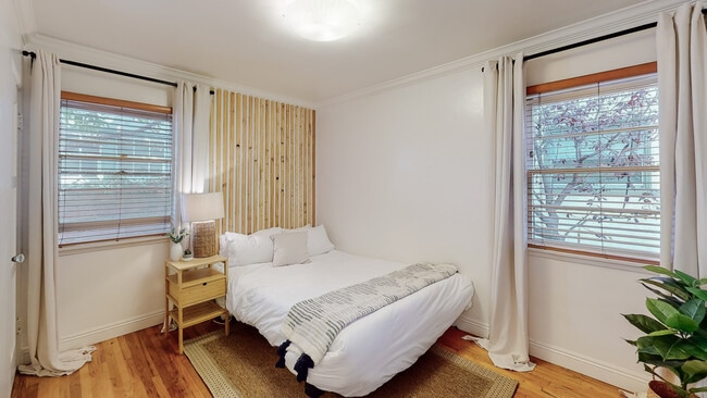 Bedroom 2 - 904 Victoria Ave Unit Bungalow