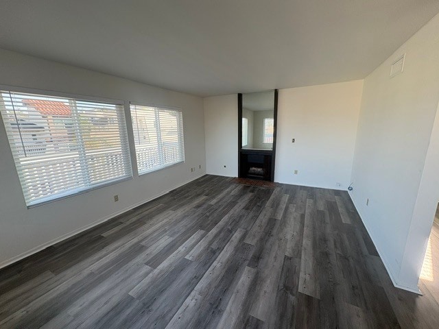 living room - 630 2nd St Unit 4