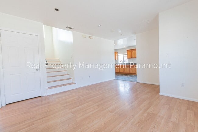 Building Photo - 3248 W 111th St Unit 3248 W 111th St