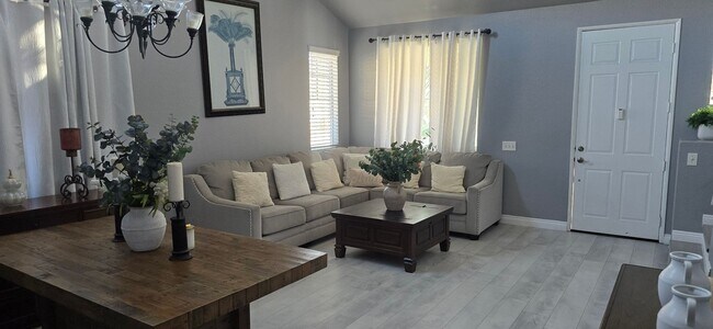 Photo - Beautiful Corner Home for Rent Sunnymead Ranch Location 3Bd/2.5Ba and BONUS ROOM