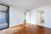 Photo - Queen's Surf Condos