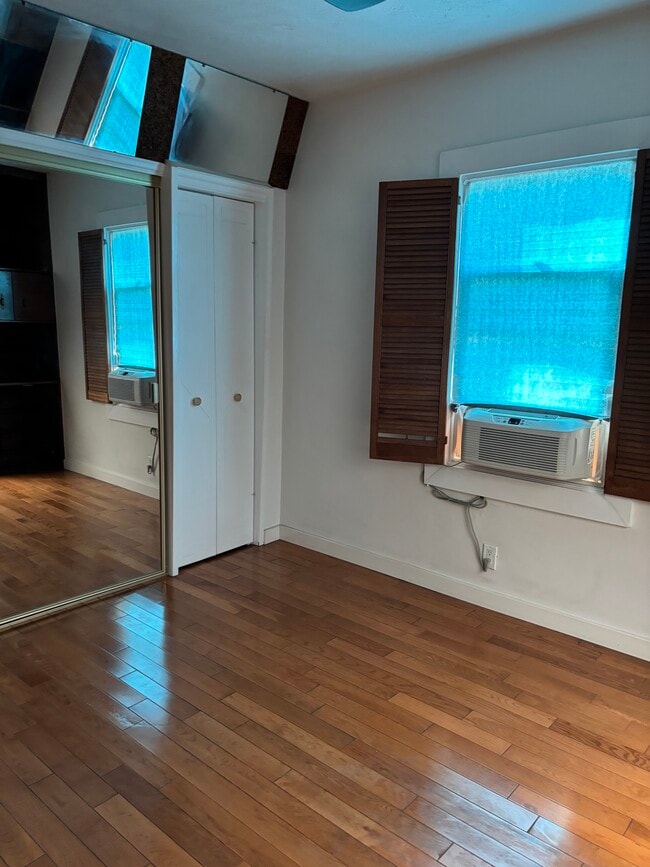 Photo - 1127 S Rimpau Blvd