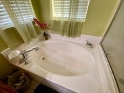 Photo - RB 4S Ranch 4br/2.5bath/yard/Garage Granite Kitchen $5490