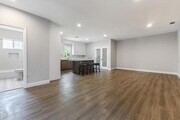 Photo - 1115 S Wilton Pl House