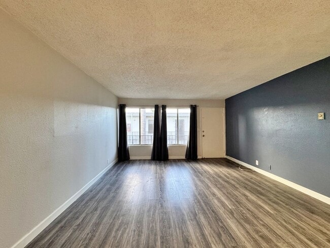Photo - 5500 Ackerfield Ave