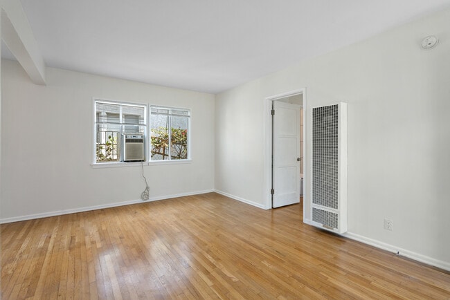 Photo - 4820 Inglewood Blvd Unit Back