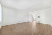 Photo - 10900 Santa Monica Blvd Unit 09