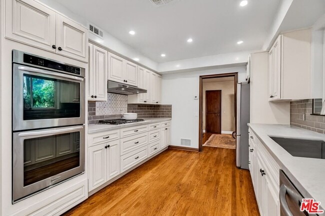 Photo - 701 Sierra Dr