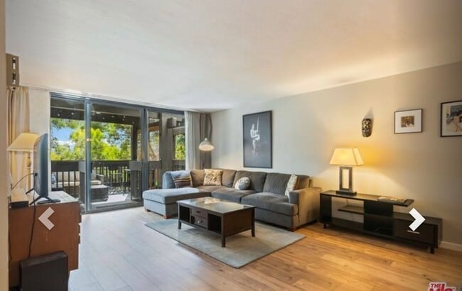 Building Photo - 7765 W 91st St Unit A2117