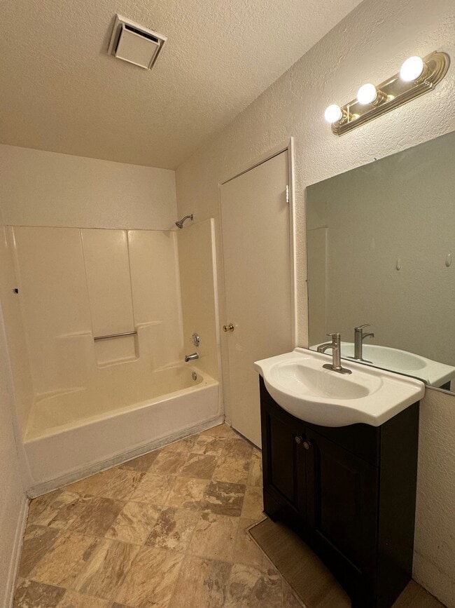 Photo - Tuscola Apartments