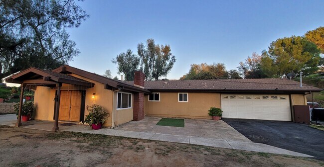 Photo - 434 Summerhill Ct