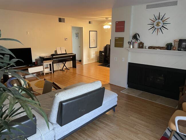 Photo - 31535 Lindero Canyon Rd Unit 2