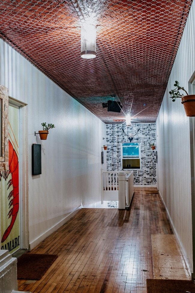 Photo - Charming Studio Apartment in Vibrant Barri... Unit 25