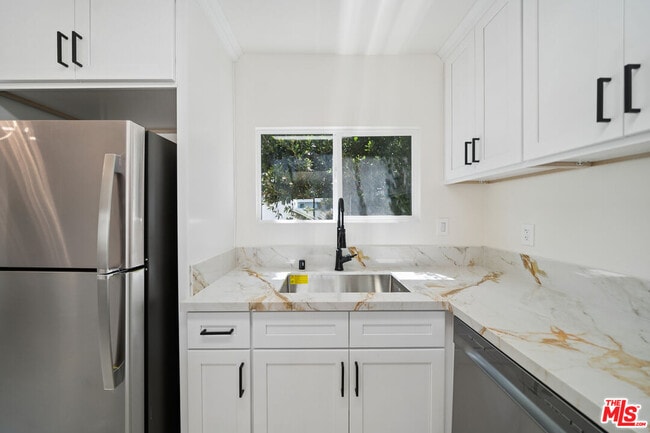 Photo - 1029 N Gardner St